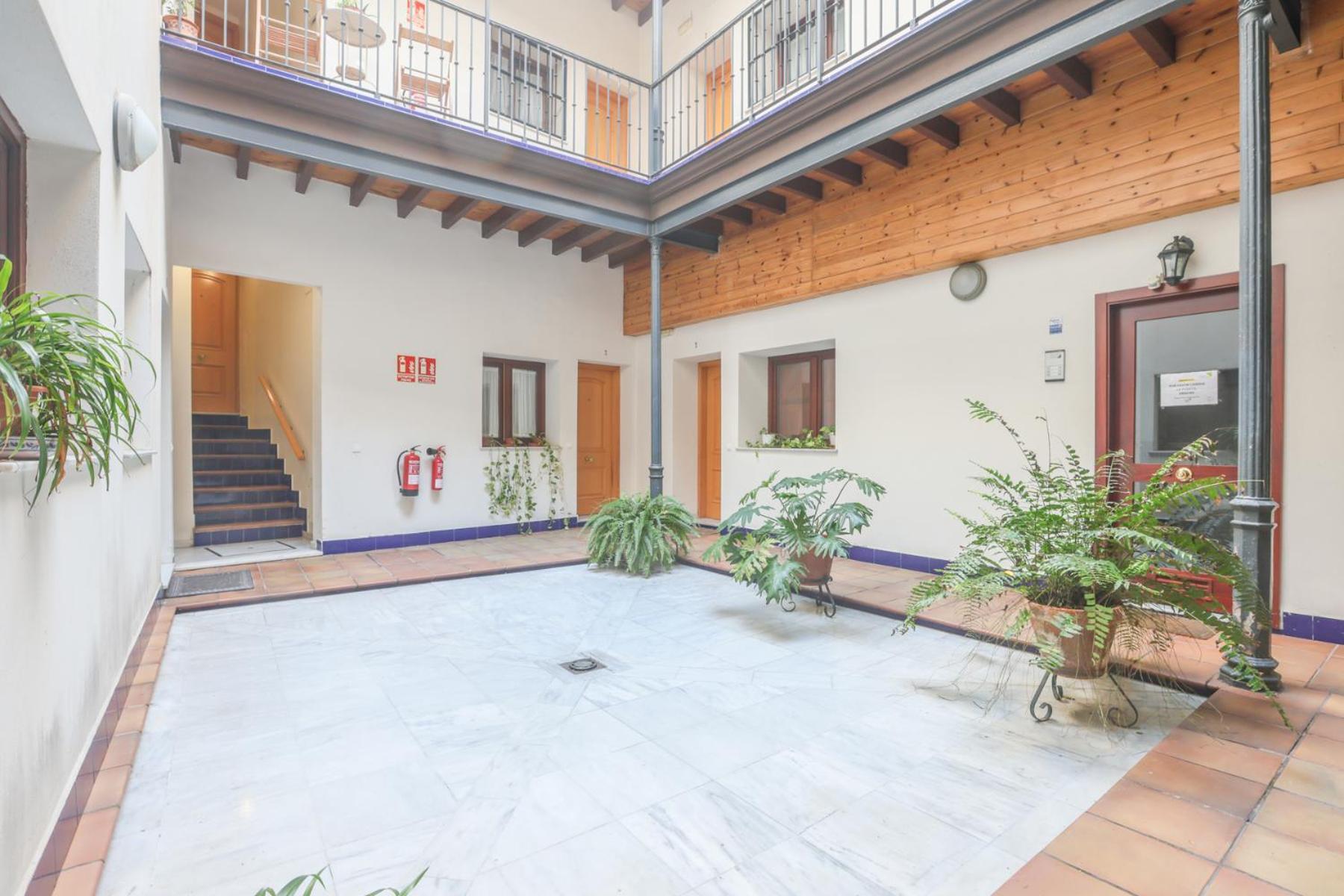Galindo Center Premium Suites, Free Parking Sevilla Kültér fotó